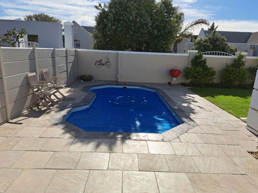 3 Bedroom Property for Sale in Sunningdale Western Cape
